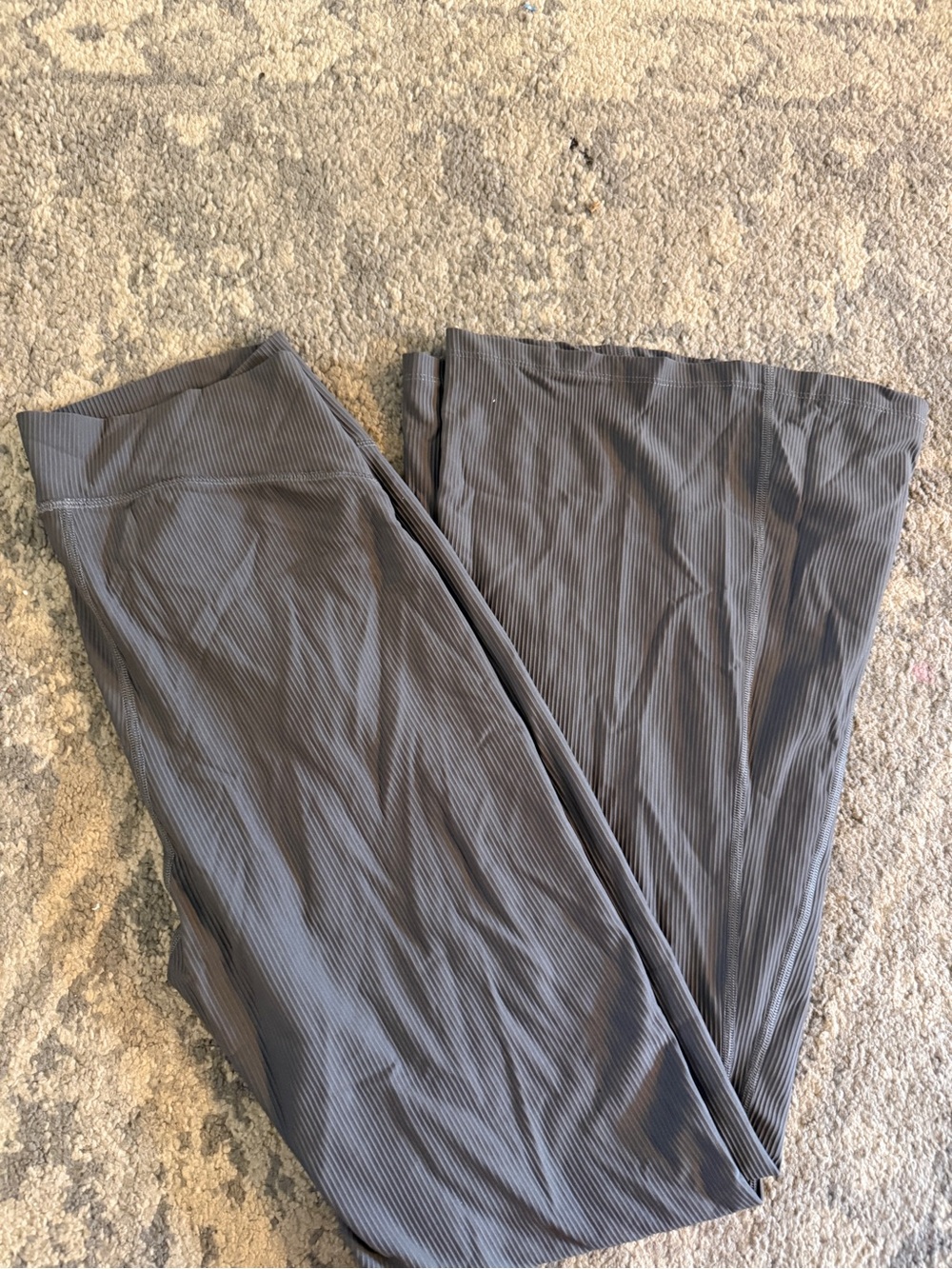 Old Navy women’s Charcoal Ribbed flare leggings